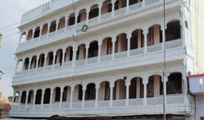 Гостиница Choudhary Guest House  Удайпур